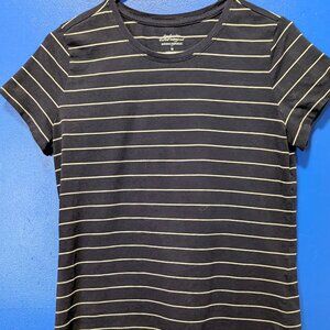 Bannana Republic Classic Navy w/ White Strpes Short Sleeve Shirt, Small